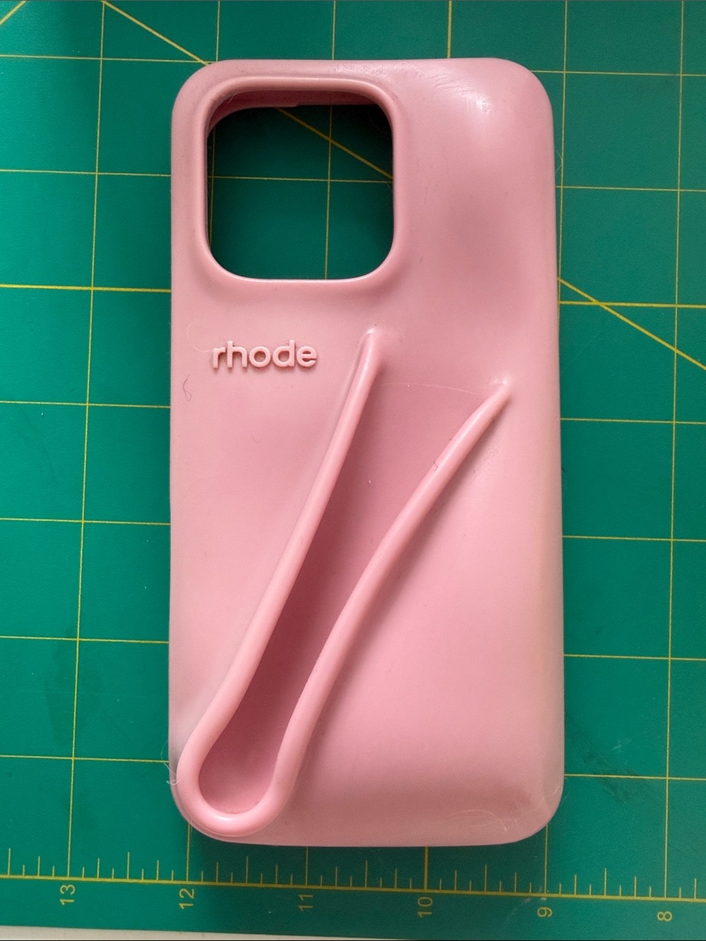 RHODE Pink Silicone Phone Case iPhone 16 Pro